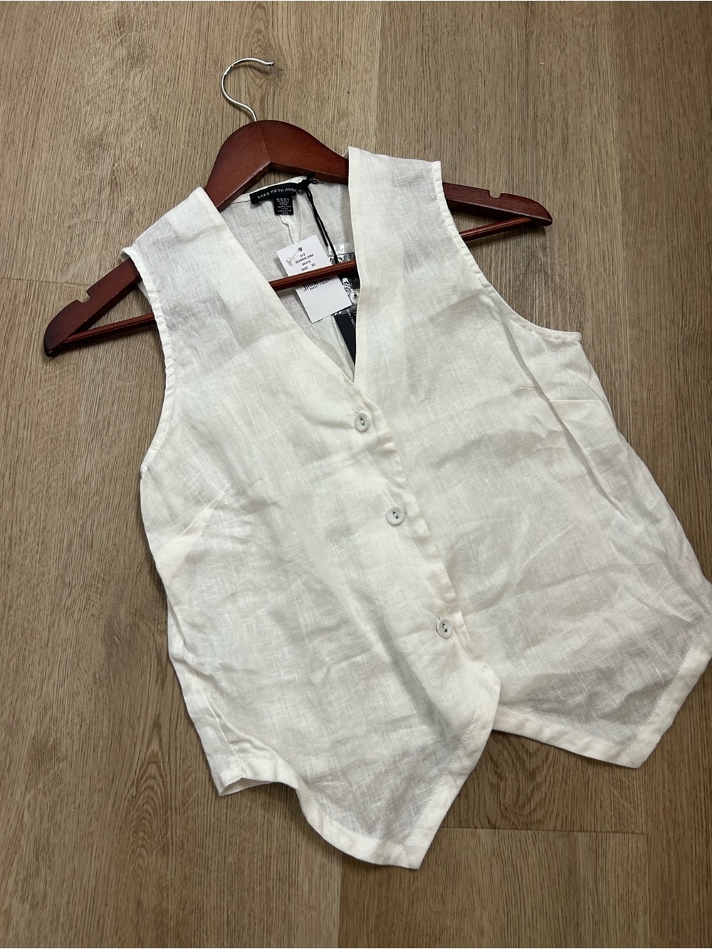 NWT Saks Fifth Avenue 100% Linen White Button Down V- Neck Fitted Vest Top
